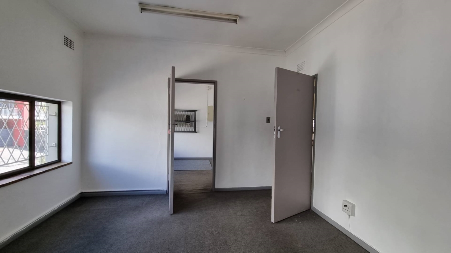 To Let Commercial Property for Rent in Woodstock Western Cape